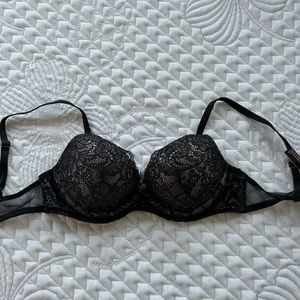 Victoria’s Secret 32A push up bra
